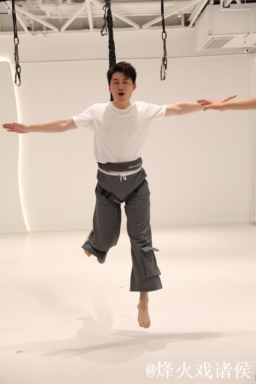 “别看我腿短，气场照样两米八！——西高地守门员的自豪”